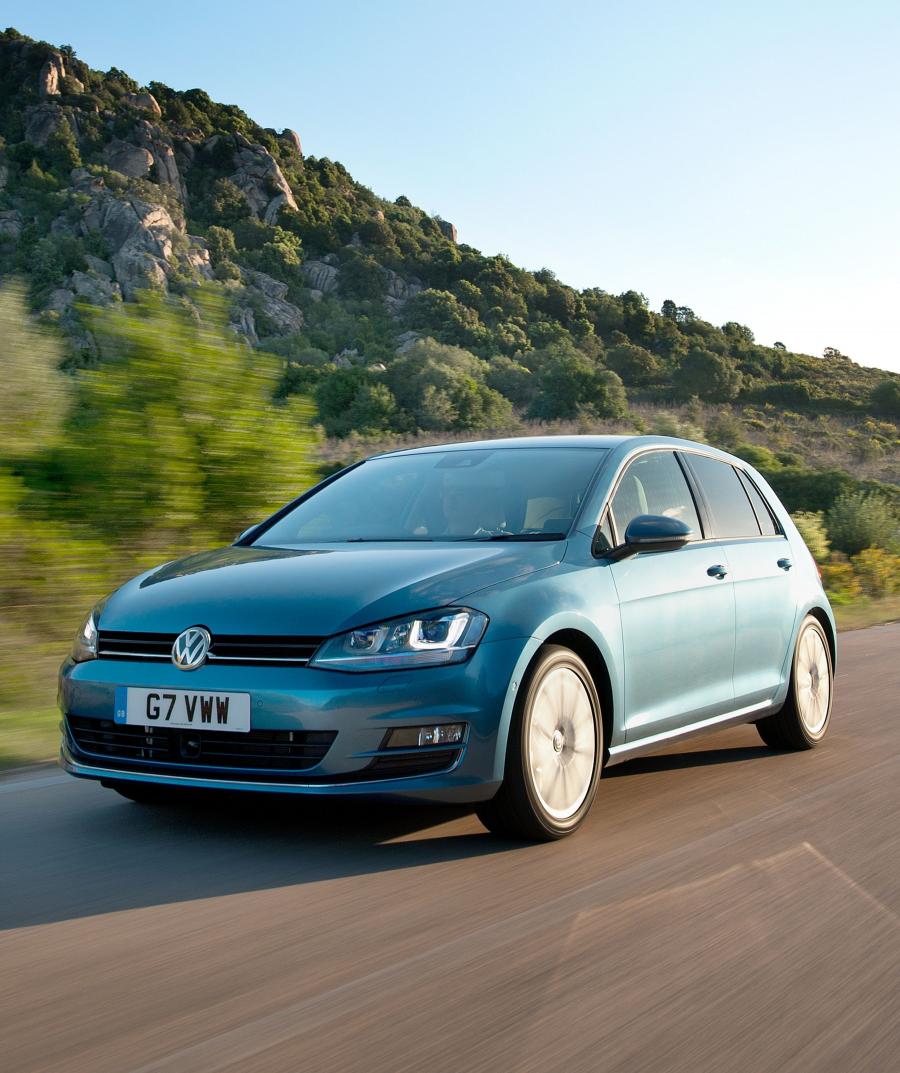  Volkswagen Golf TDi BlueMotion 2012 года  (UK) (фото 25 из 52)